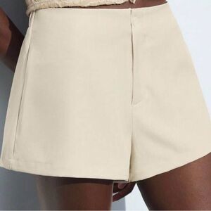 Women's Cream Shorts